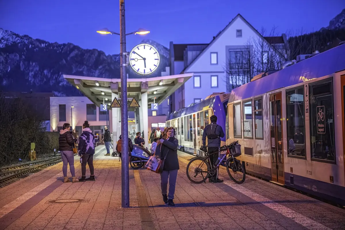 A regional train at Füssen station in the evening